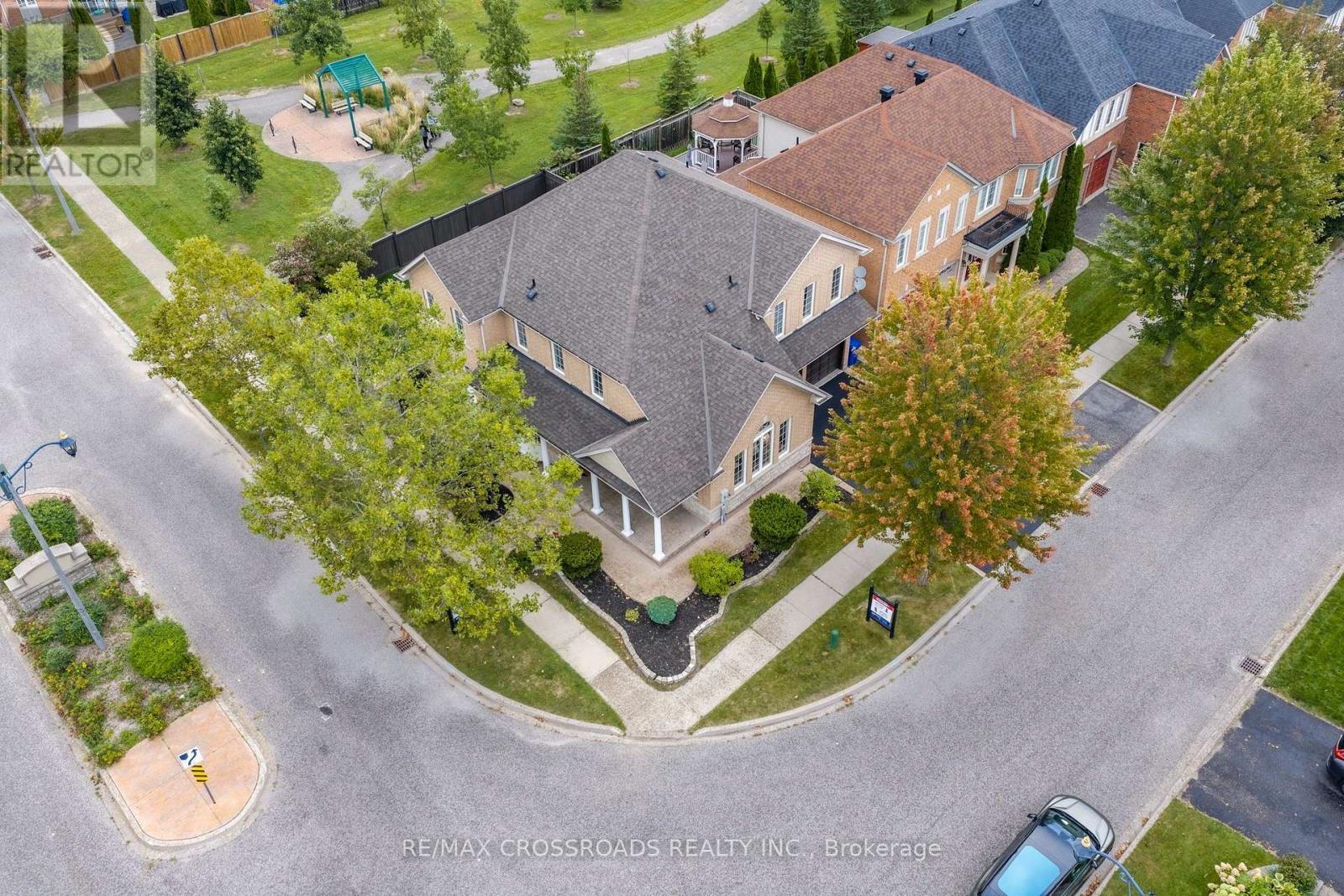 28 O'shea Crescent, Ajax, ON photo 3