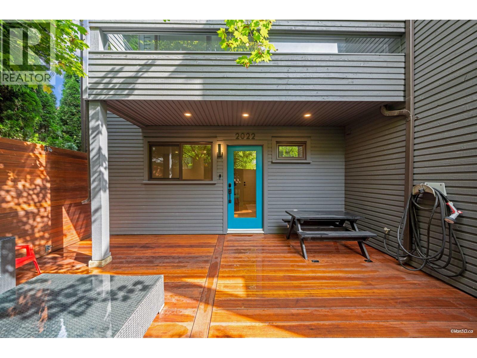 2022 CHESTERFIELD AVENUE, North Vancouver