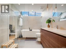 2022 Chesterfield Avenue, North Vancouver, BC V7M2P6 Photo 23