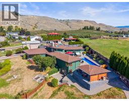 Foyer - 3047 Sunnyview Road, Vernon, BC V1H1B5 Photo 6