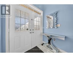 Bedroom 2 - 119 Taucar Gate, Bradford West Gwillimbury, ON L3Z2A5 Photo 6