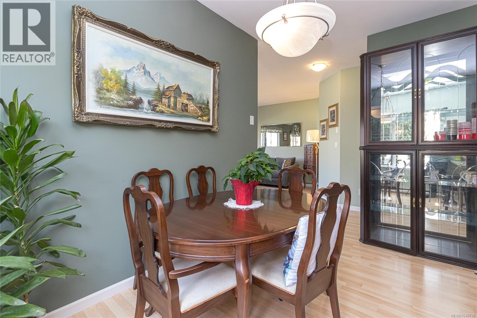 7921 Polo Park Cres, Central Saanich