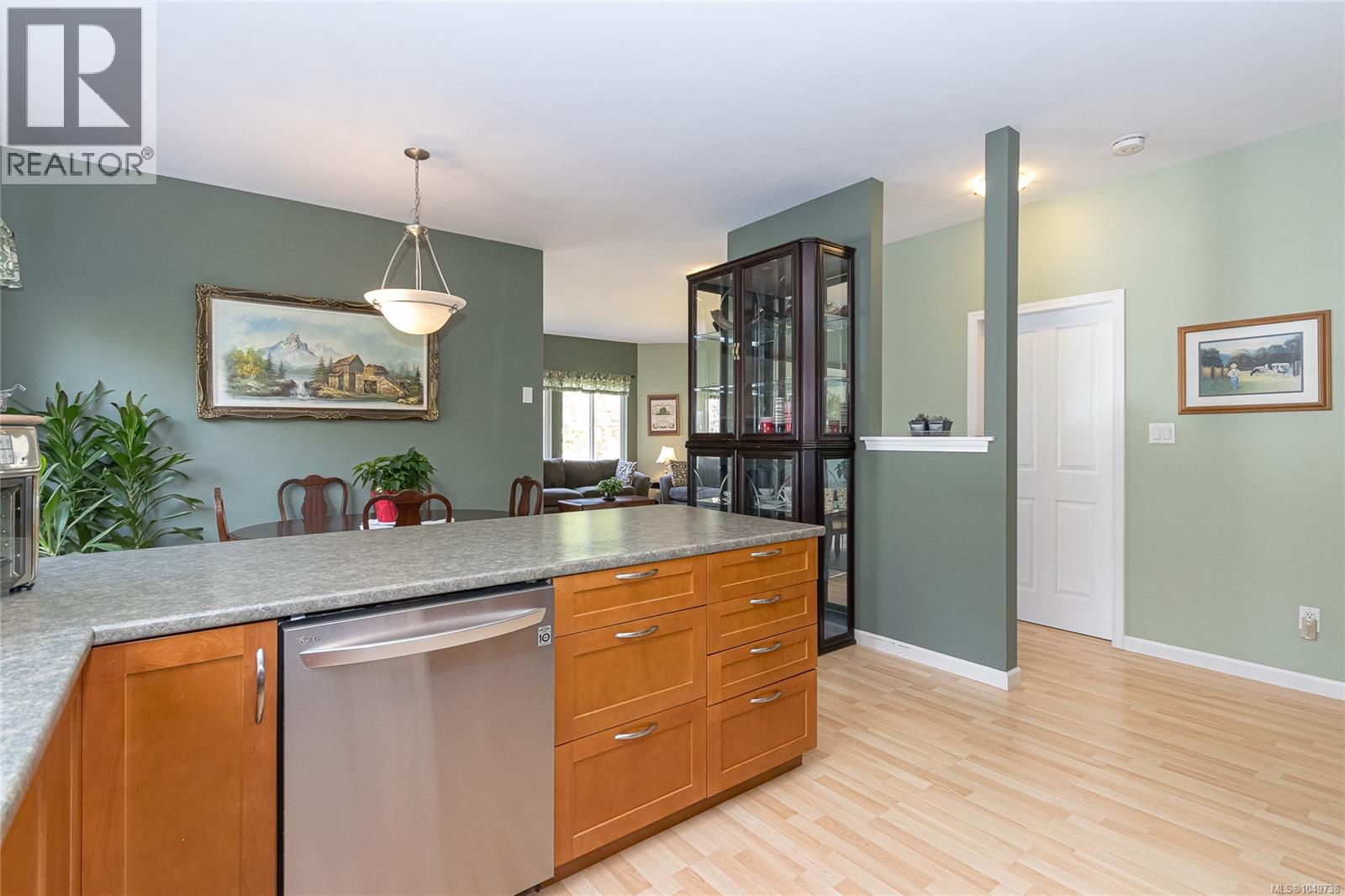 7921 Polo Park Cres, Central Saanich