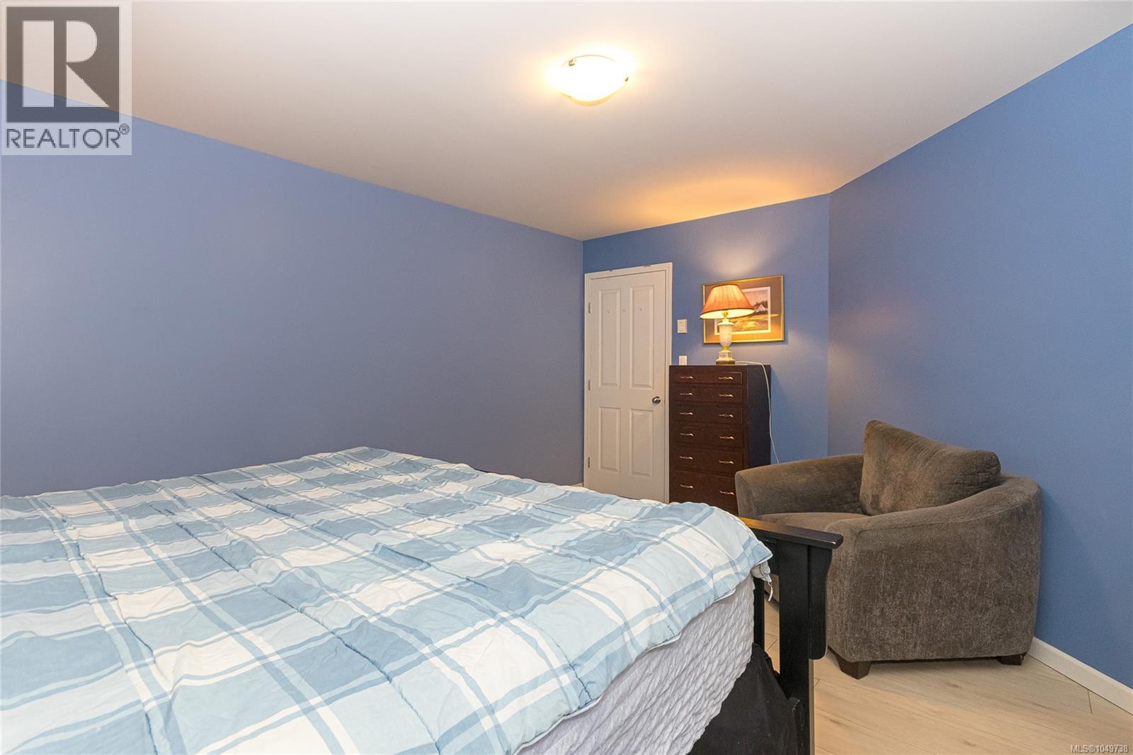 7921 Polo Park Cres - 23