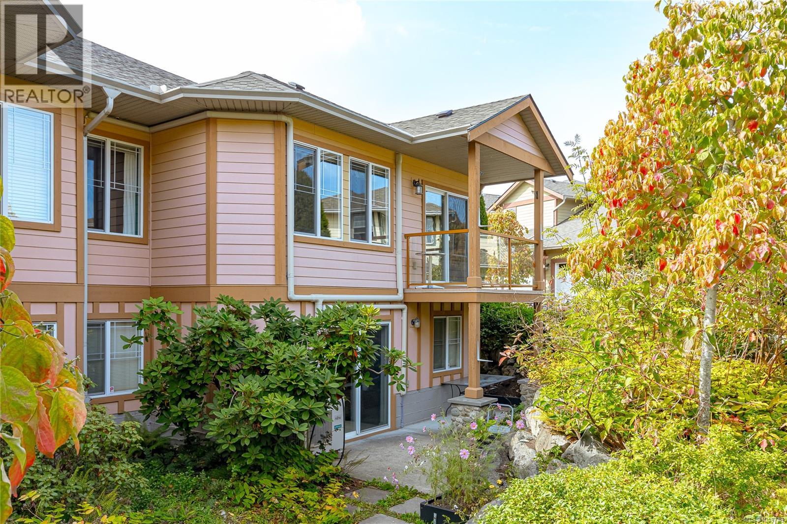 7921 Polo Park Cres, Central Saanich