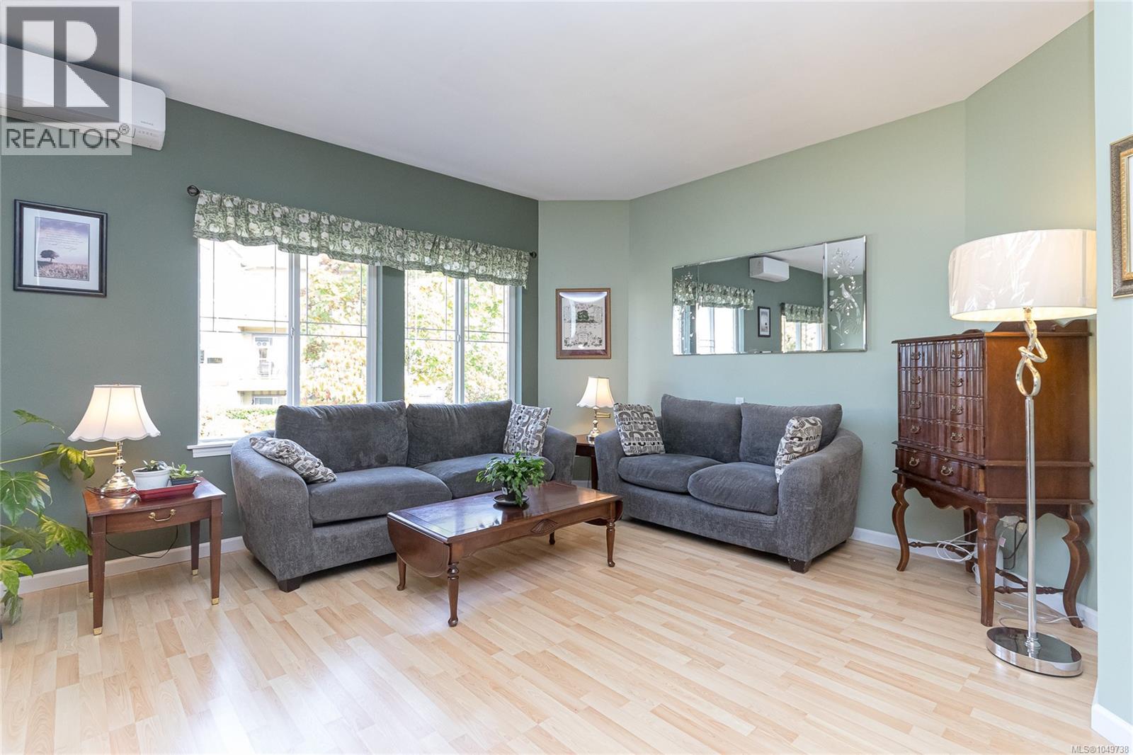 7921 Polo Park Cres, Central Saanich
