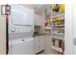 7921 Polo Park Cres, Central Saanich, BC V8M2K2 Photo 28