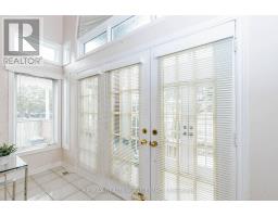 5772 Whitehorn Avenue, Mississauga, ON L5V1W1 Photo 9