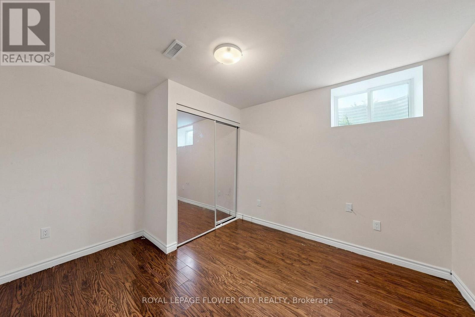 5 DECORSO DRIVE - 34