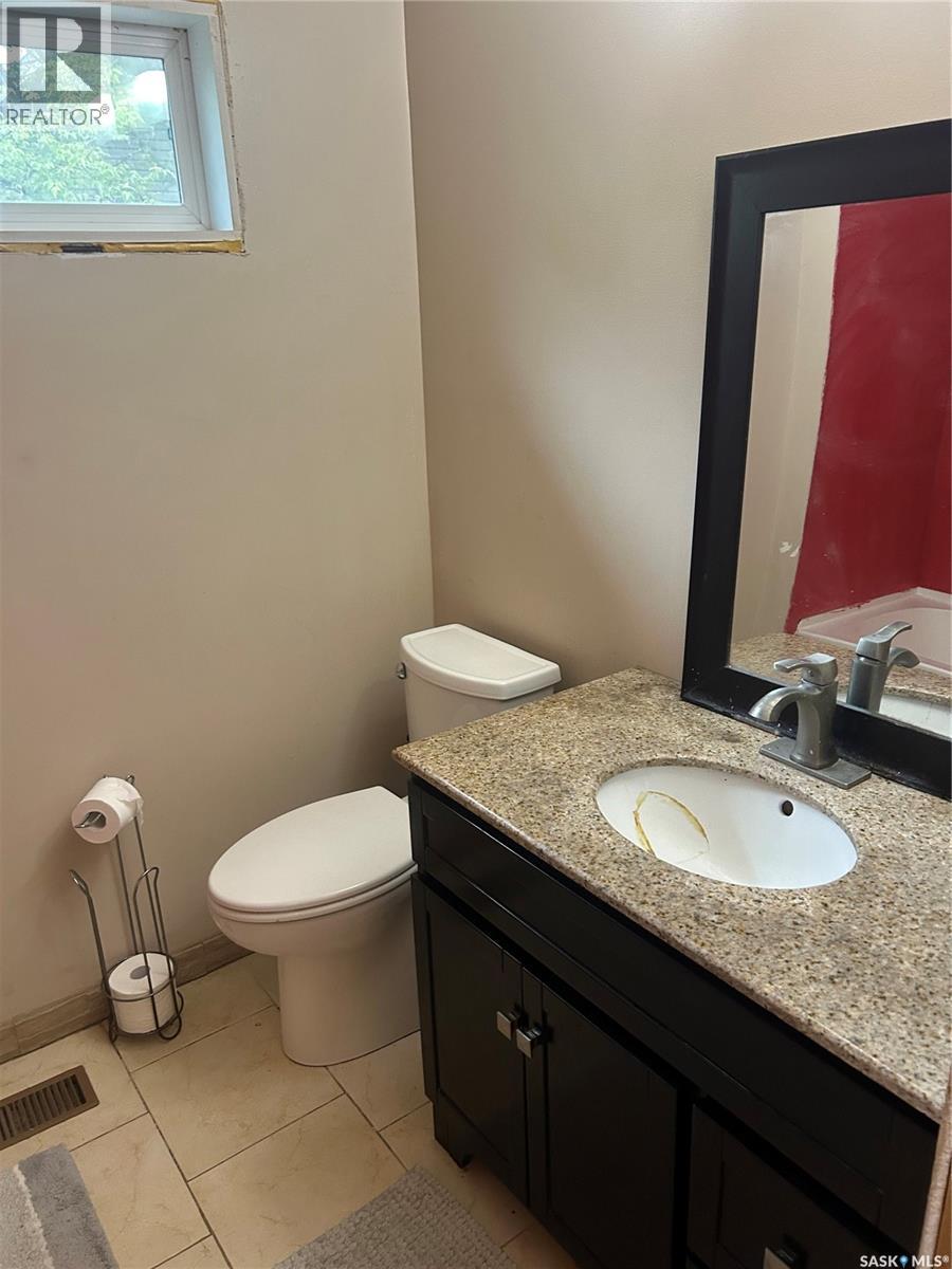 748 6th STREET E - 13