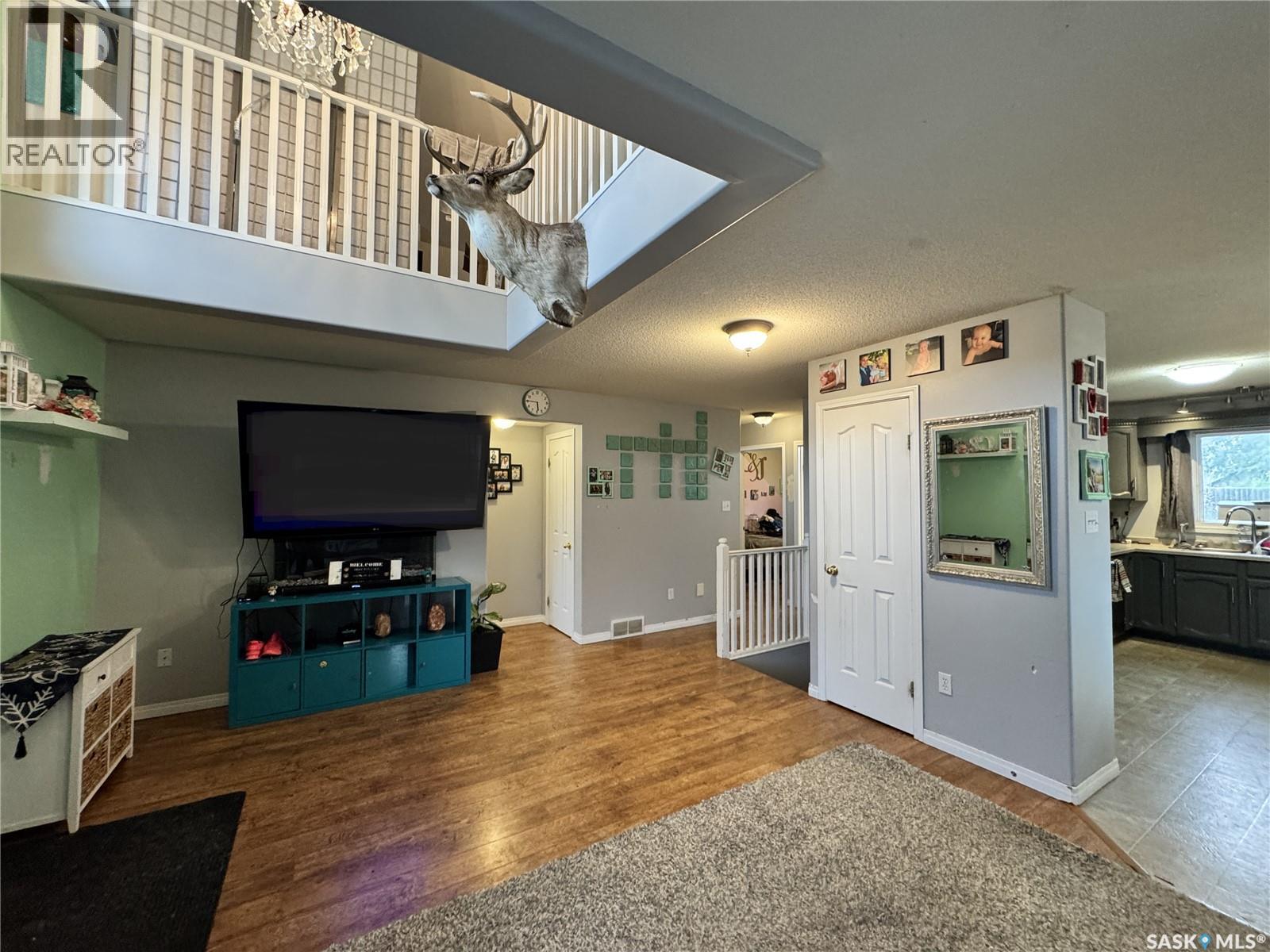 405 2nd AVENUE E - Image 3
