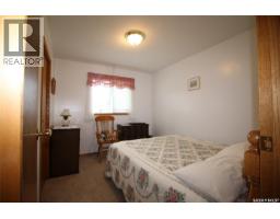 Games room - 613 4th Street W, Shaunavon, SK S0N2M0 Photo 11