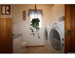 Storage - 613 4th Street W, Shaunavon, SK S0N2M0 Photo 14