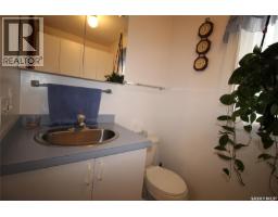 3pc Bathroom - 613 4th Street W, Shaunavon, SK S0N2M0 Photo 15