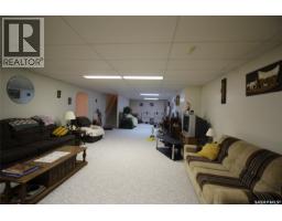613 4th Street W, Shaunavon, SK S0N2M0 Photo 17