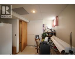 613 4th Street W, Shaunavon, SK S0N2M0 Photo 19
