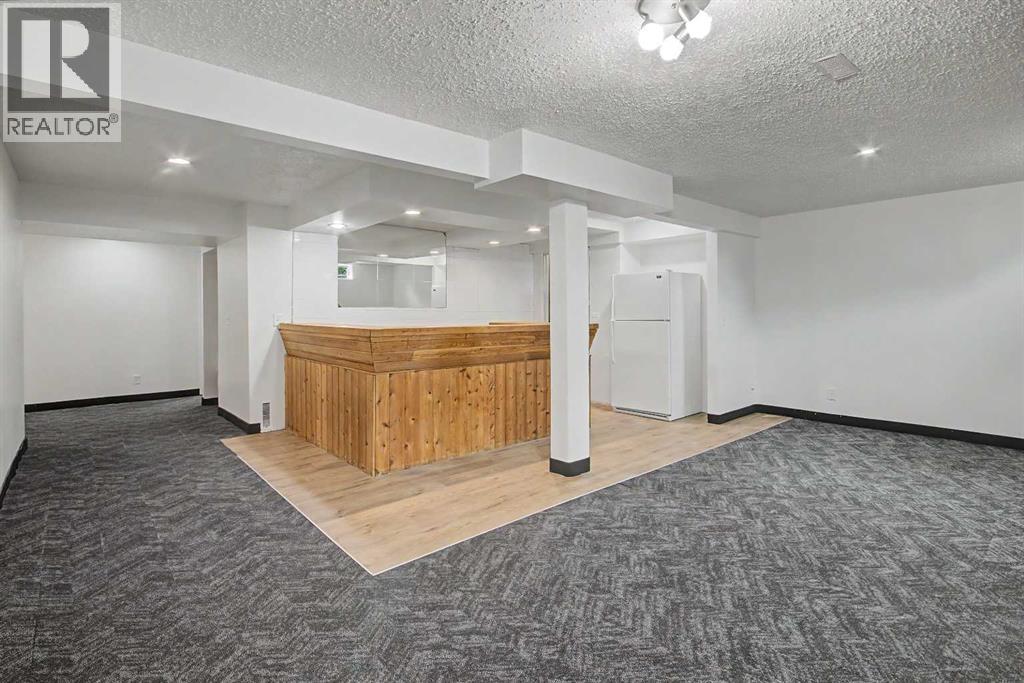 6304 28 Avenue NE - 21