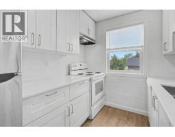 Bedroom - 6304 28 Avenue Ne, Calgary, AB T1K4K7 Photo 10