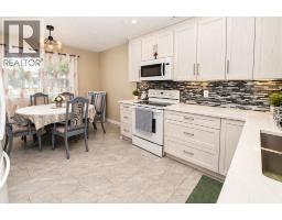 Kitchen - 707 Malvern Drive Ne, Calgary, AB T2A5P9 Photo 10