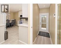 Living room - 707 Malvern Drive Ne, Calgary, AB T2A5P9 Photo 11