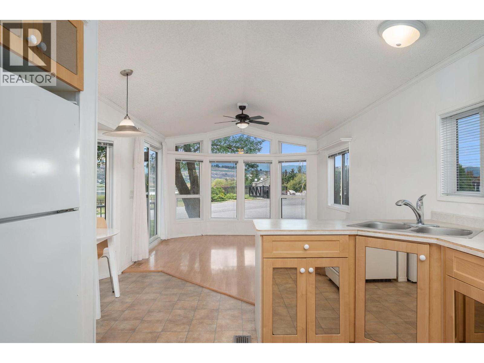 #98 8000 Highland Road - Image 10