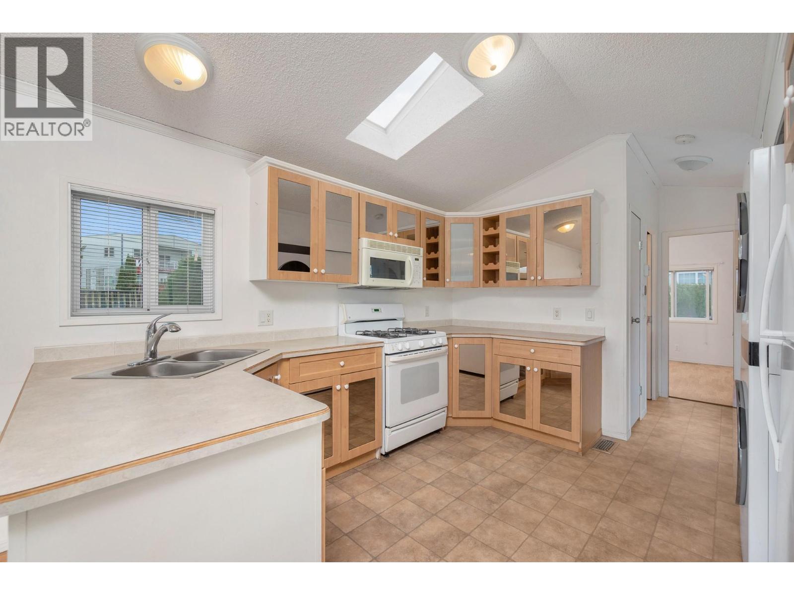 #98 8000 Highland Road - Image 11