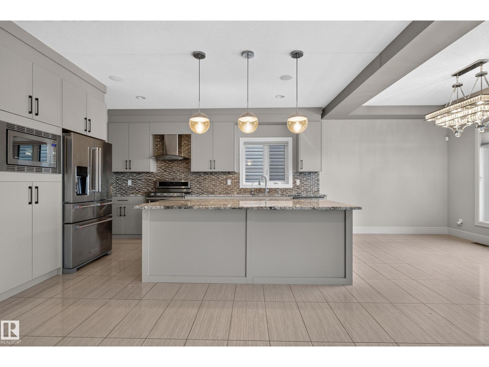 2219 22 ST NW - 8