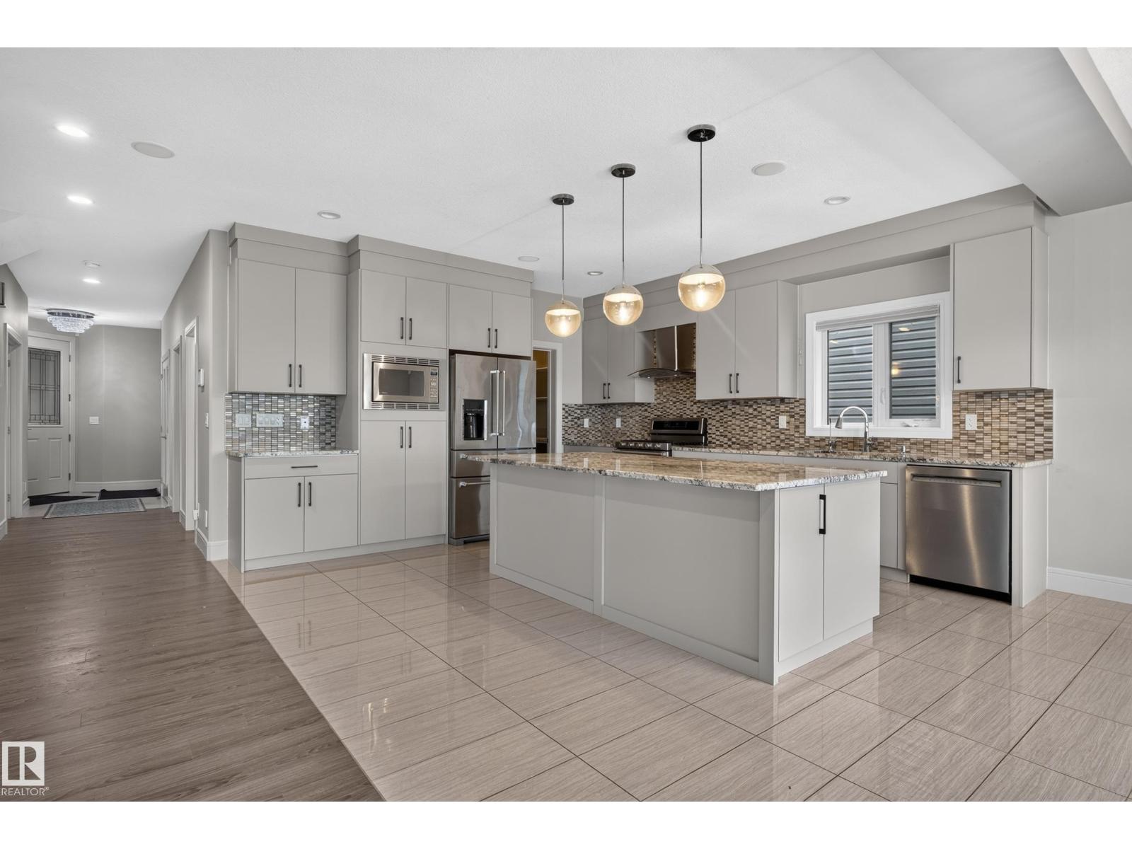 2219 22 ST NW - 10