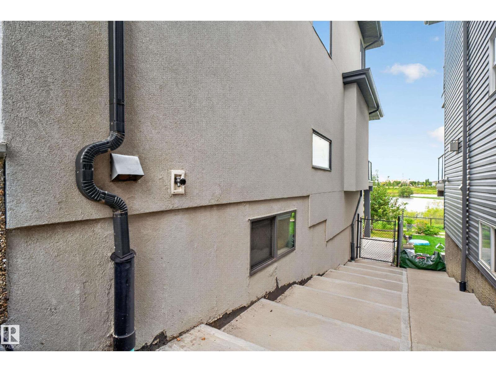 2219 22 ST NW - 66