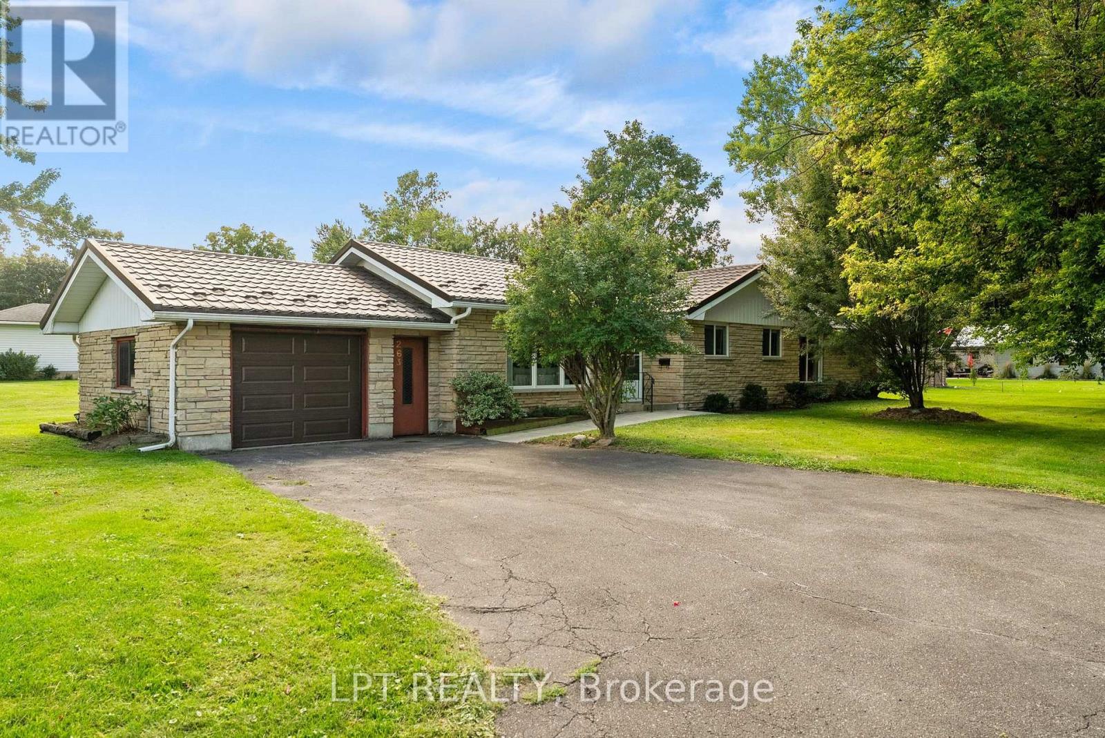 263 RICHMOND STREET, North Middlesex (Parkhill)