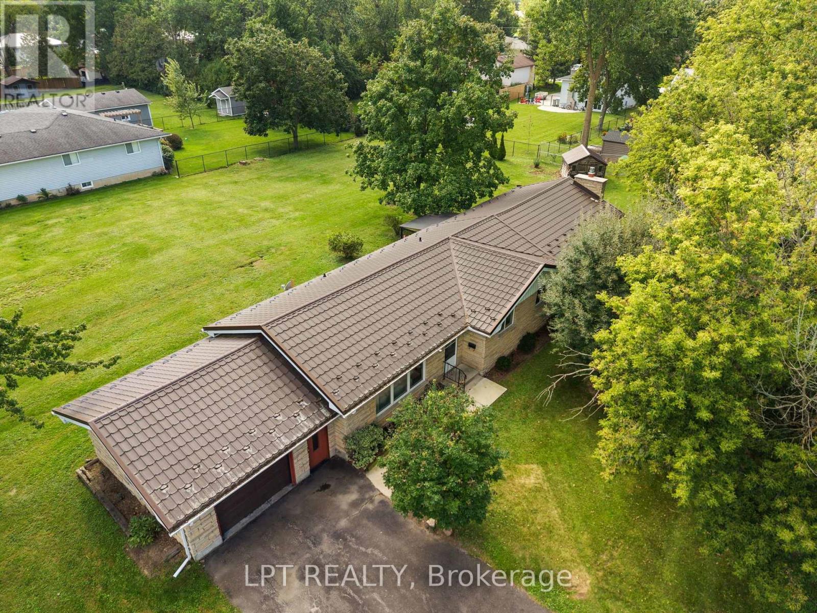 263 RICHMOND STREET, North Middlesex (Parkhill) — photo 3