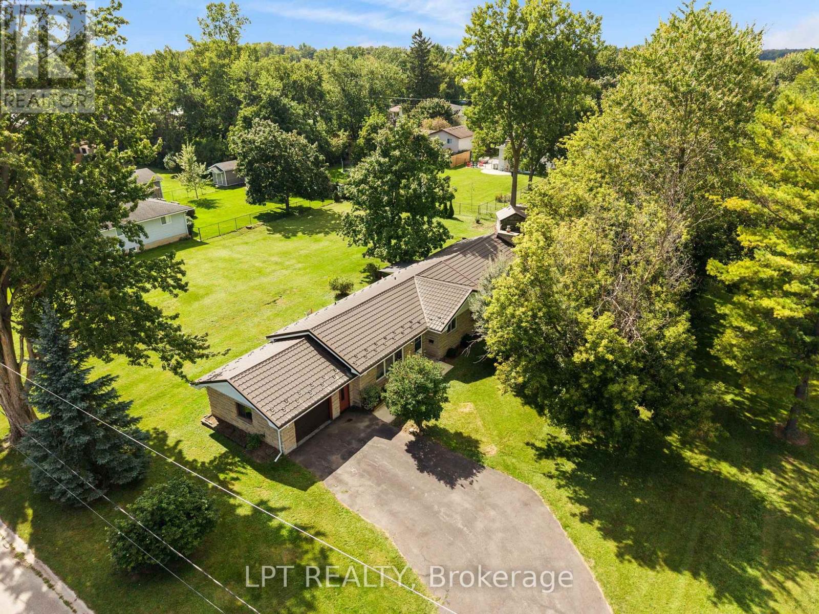 263 RICHMOND STREET, North Middlesex (Parkhill) — photo 4
