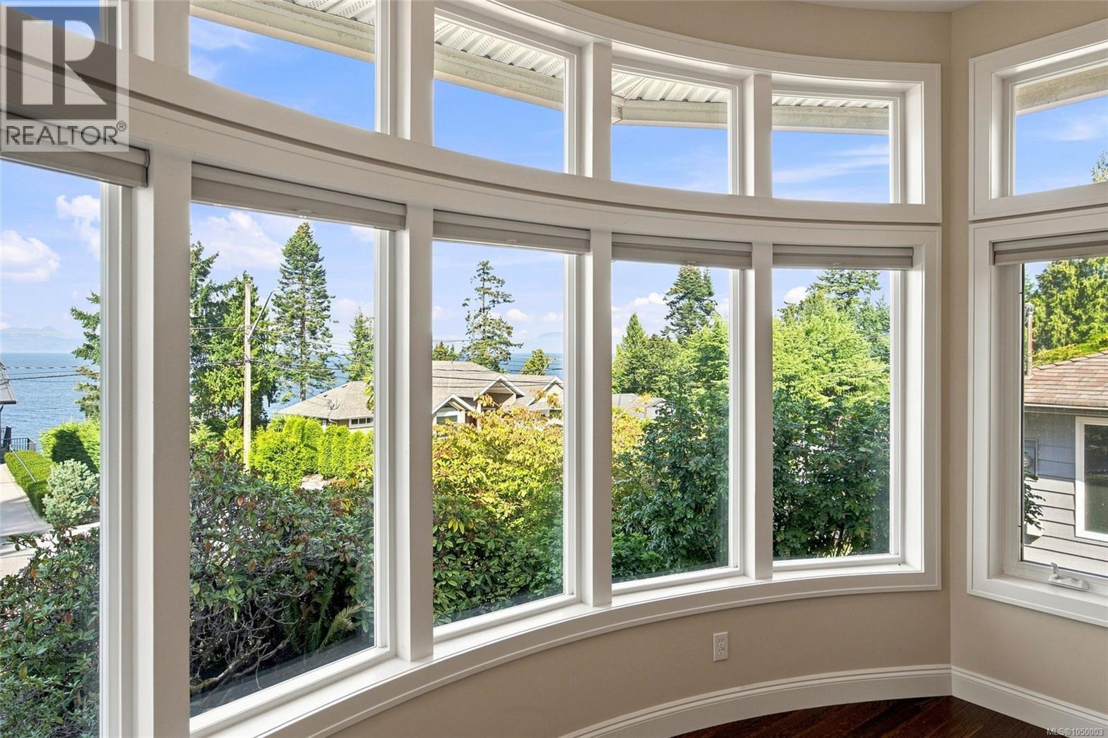 5455 Bayshore Dr, Nanaimo