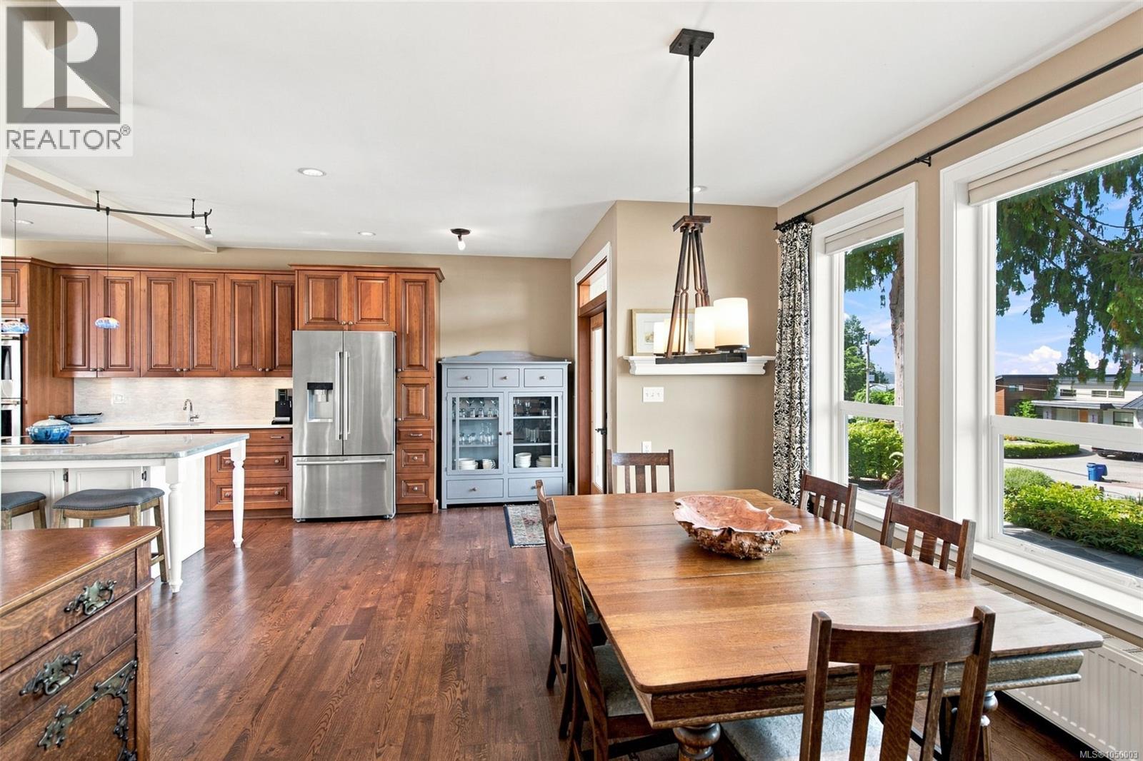 5455 Bayshore Dr, Nanaimo