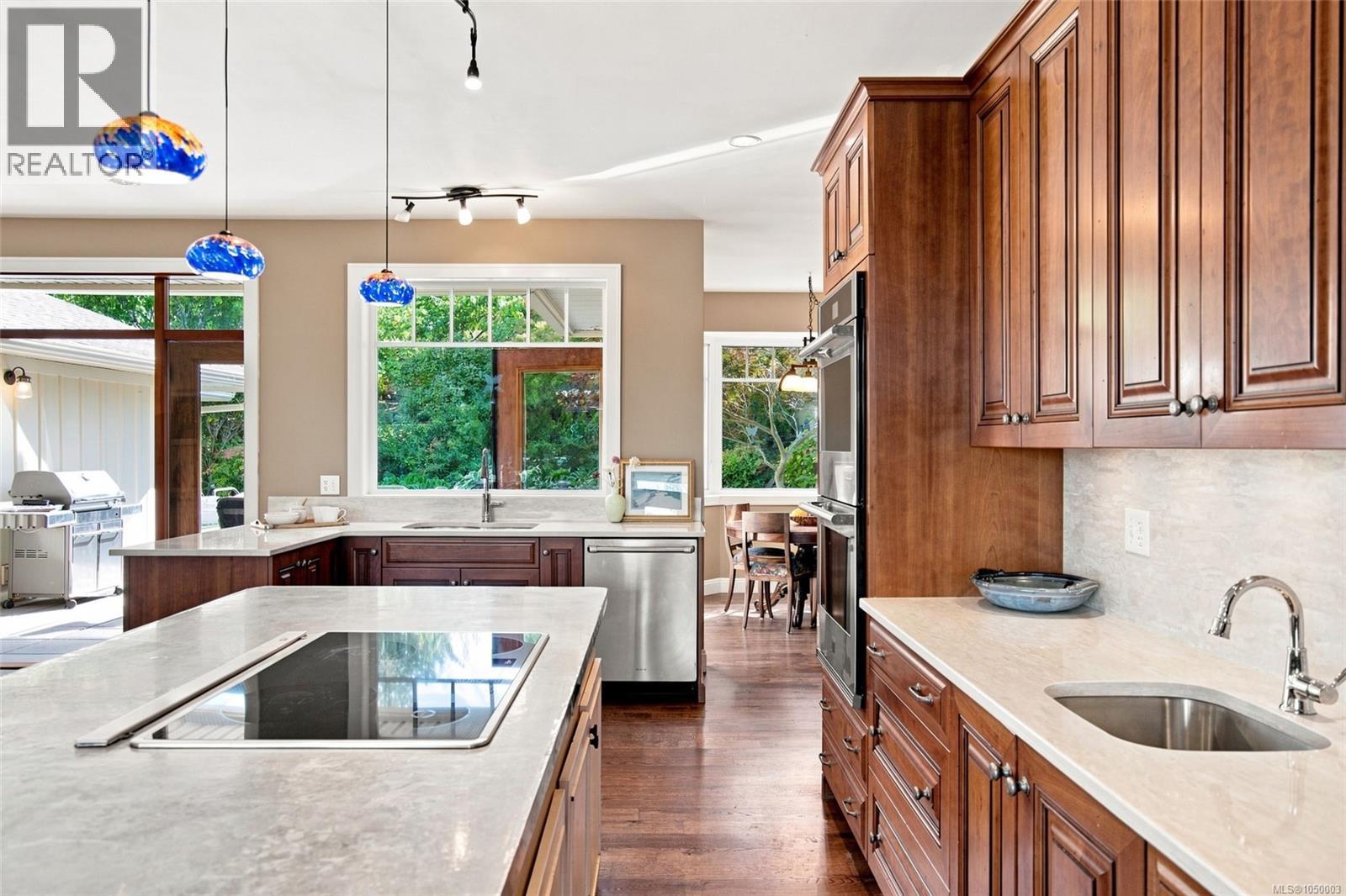 5455 Bayshore Dr, Nanaimo