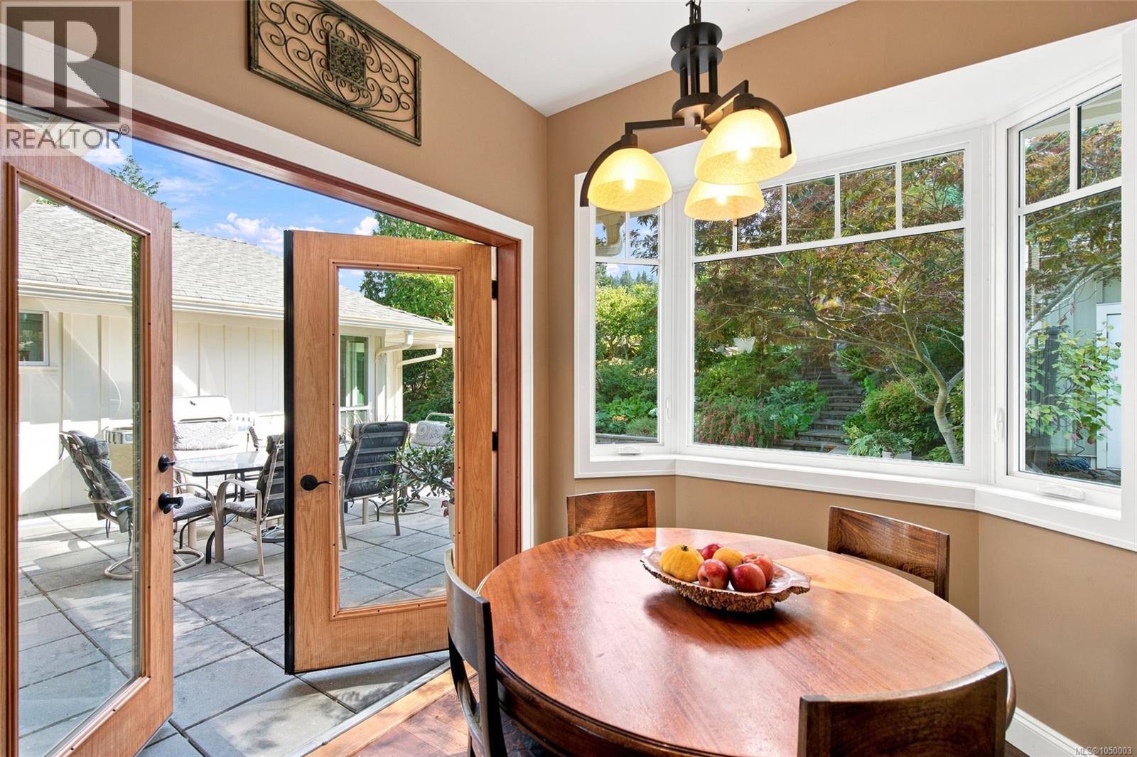5455 Bayshore Dr, Nanaimo