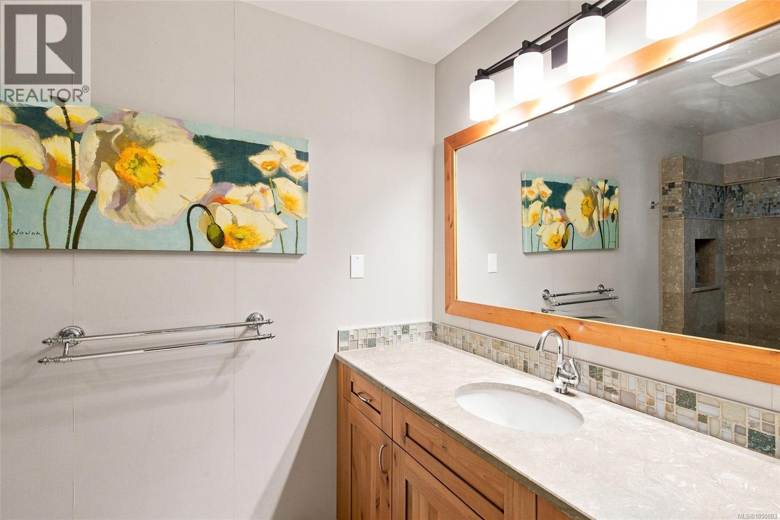 5455 Bayshore Dr, Nanaimo