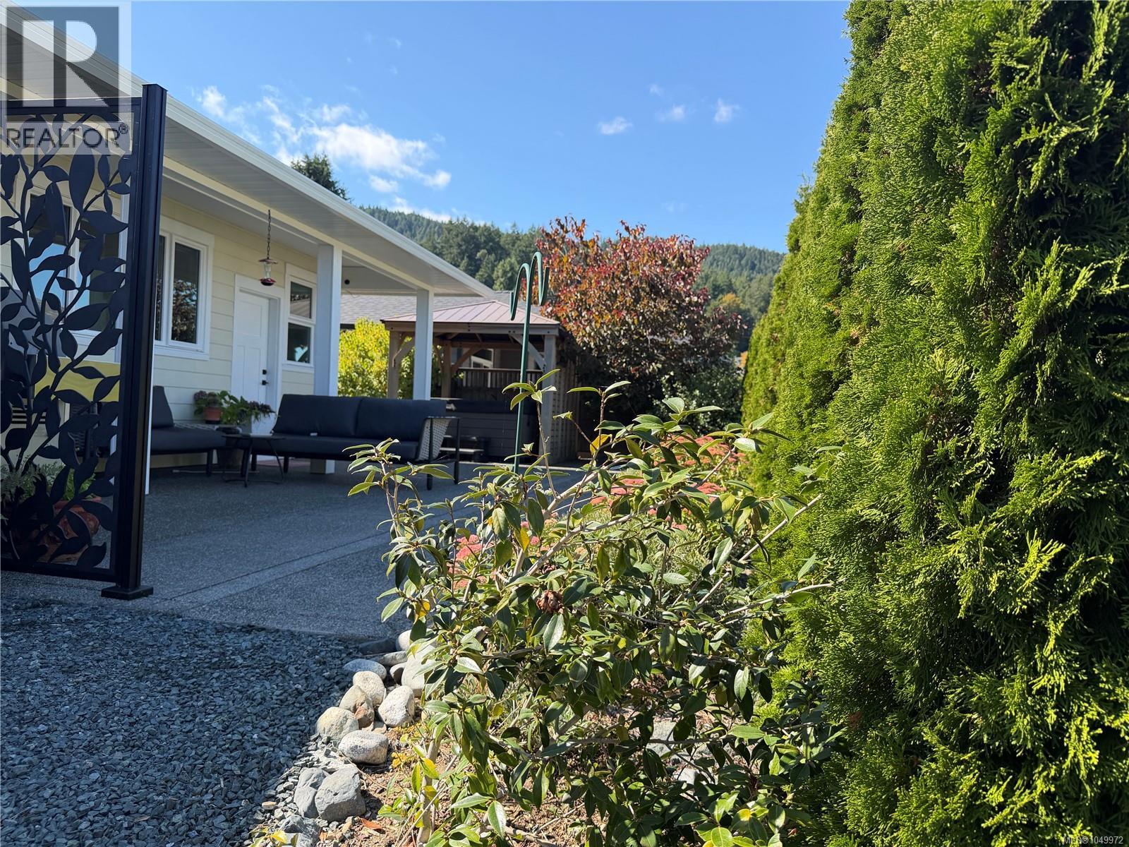 #3 720 Russell Rd - 17