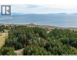 846 Foskett Rd, Comox, BC V9M3T9 Photo 37