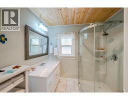 Primary Bedroom - 6430 Spartan Street, Oliver, BC V0H1T0 Photo 15