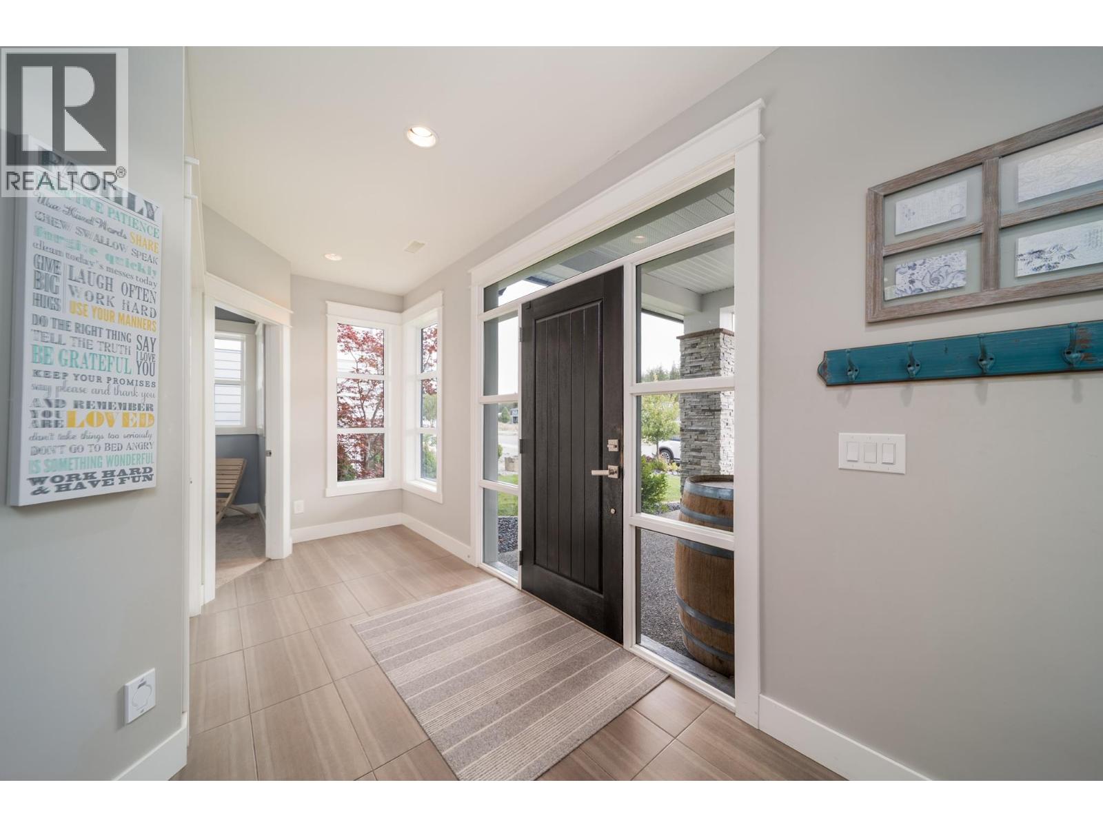 2588 Paramount Drive, West Kelowna