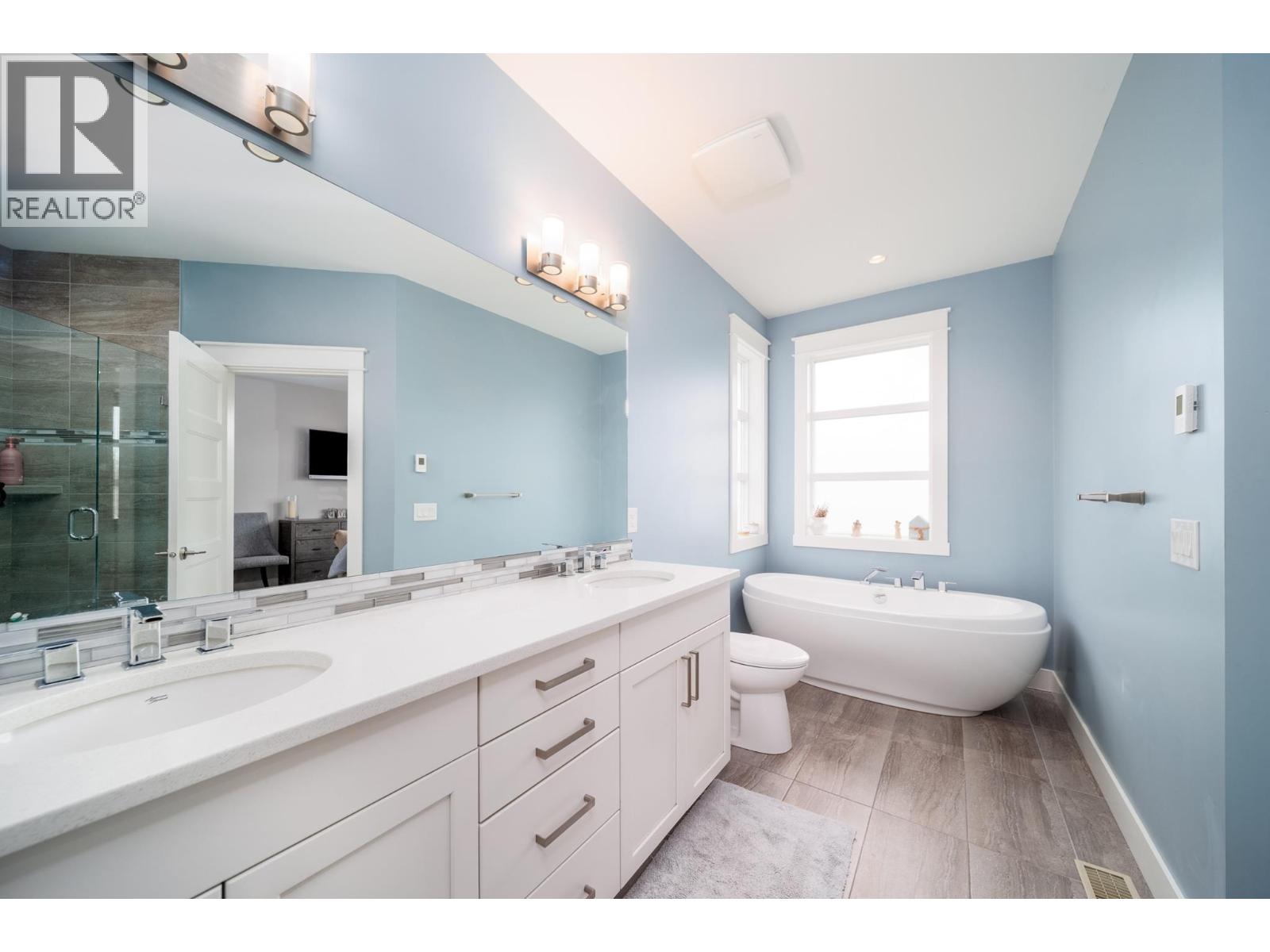 2588 Paramount Drive, West Kelowna