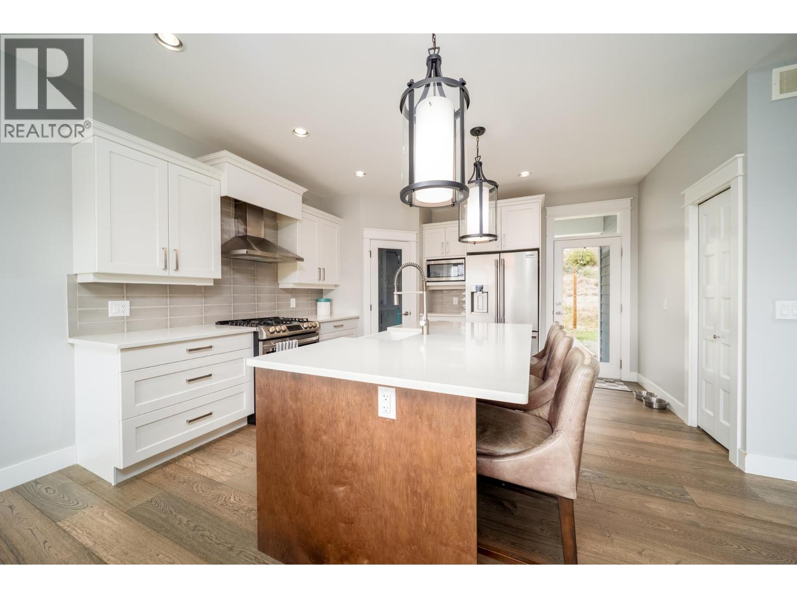 2588 Paramount Drive, West Kelowna