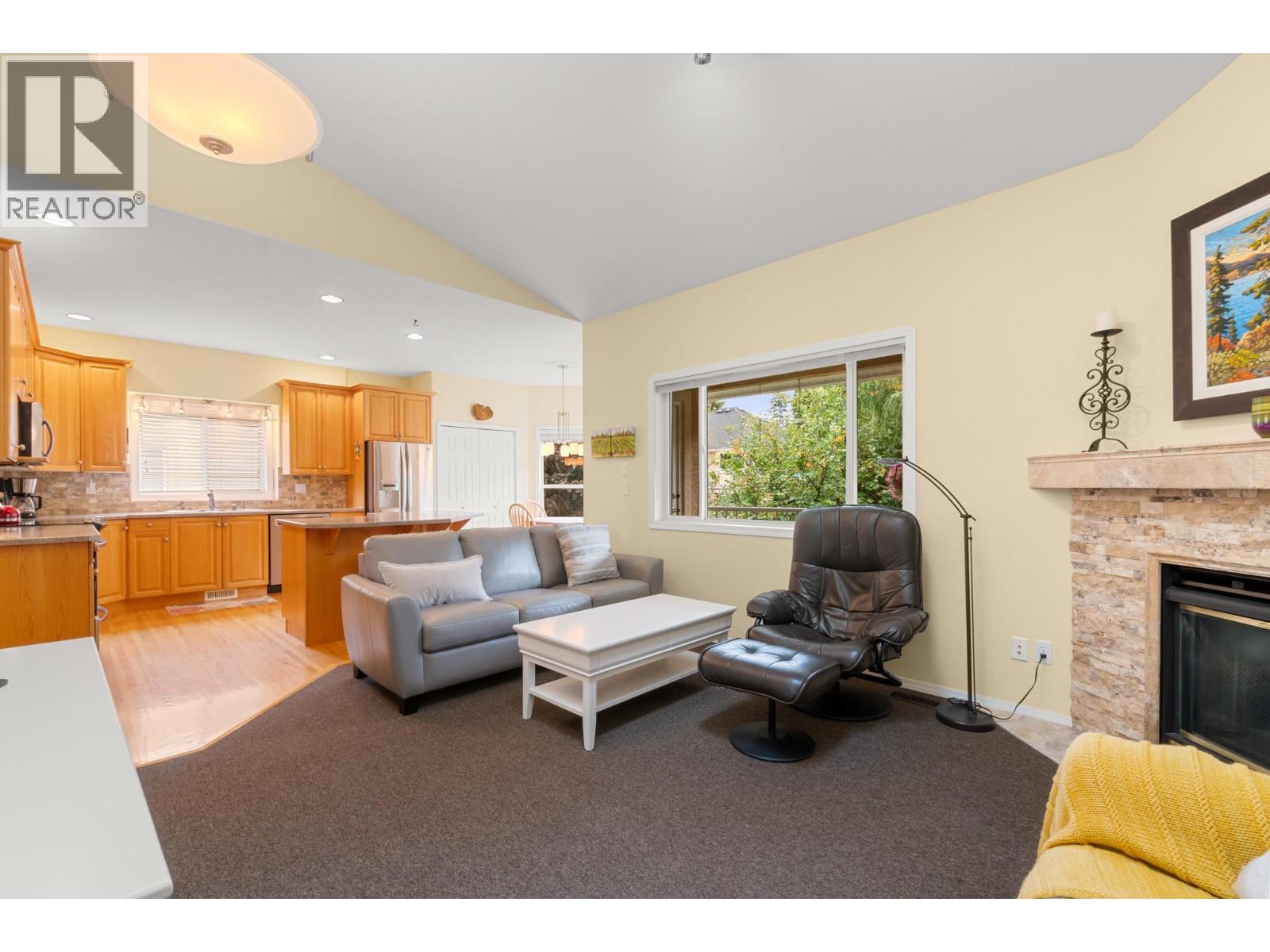 294 Knightsbridge Way, Kelowna
