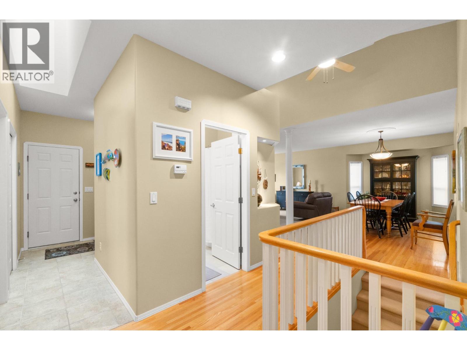 294 Knightsbridge Way, Kelowna