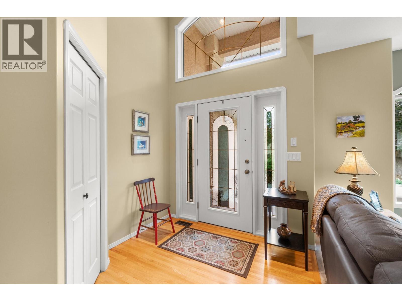294 Knightsbridge Way, Kelowna