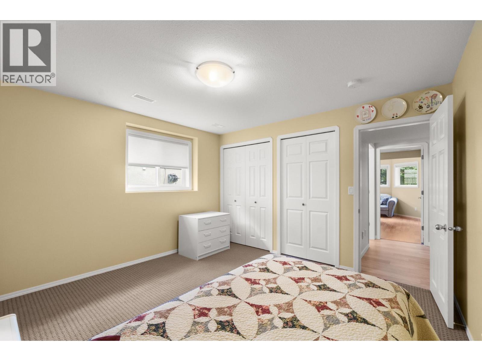 294 Knightsbridge Way, Kelowna