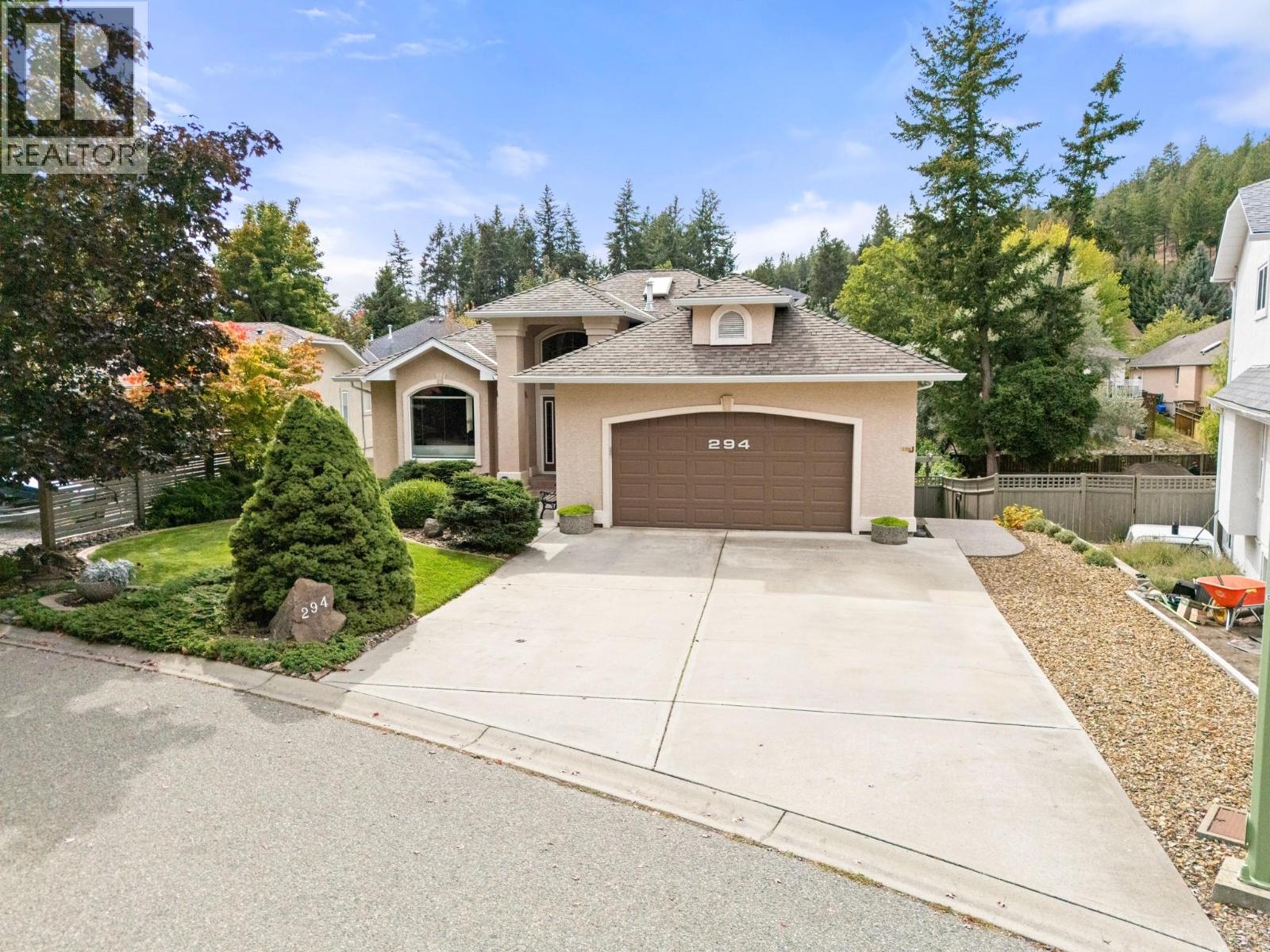 294 Knightsbridge Way, Kelowna