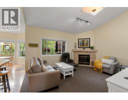 Kitchen - 294 Knightsbridge Way, Kelowna, BC V1V2A9 Photo 17