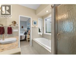 294 Knightsbridge Way, Kelowna, BC V1V2A9 Photo 32